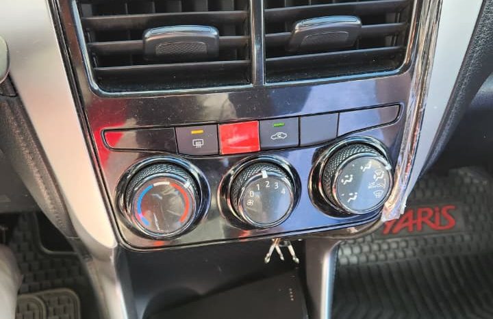 
								TOYOTA YARIS XLI 1.5 2020 full									