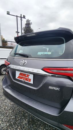
										TOYOTA FORTUNER SRX 4X2 AUT 3 CORRIDAS DE ASIENTOS full									