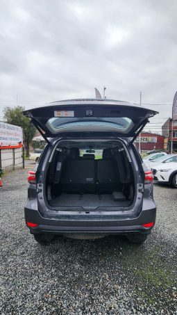 
										TOYOTA FORTUNER SRX 4X2 AUT 3 CORRIDAS DE ASIENTOS full									