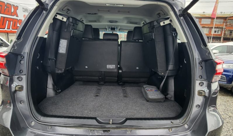 
								TOYOTA FORTUNER SRX 4X2 AUT 3 CORRIDAS DE ASIENTOS full									