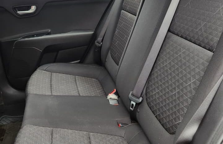 
								KIA RIO 4 LX 1.4 2018 full									