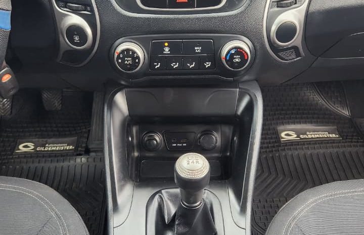 
								HYUNDAI NEW TUCSON GL 2.0 2013 4X2 full									
