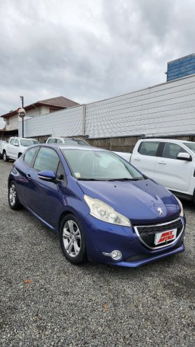 PEUGEOT 208 ALLURE 2014