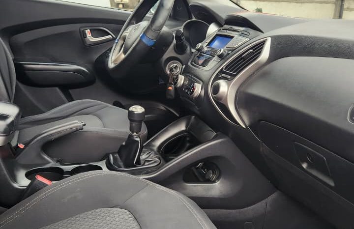 
								HYUNDAI NEW TUCSON GL 2.0 2013 4X2 full									