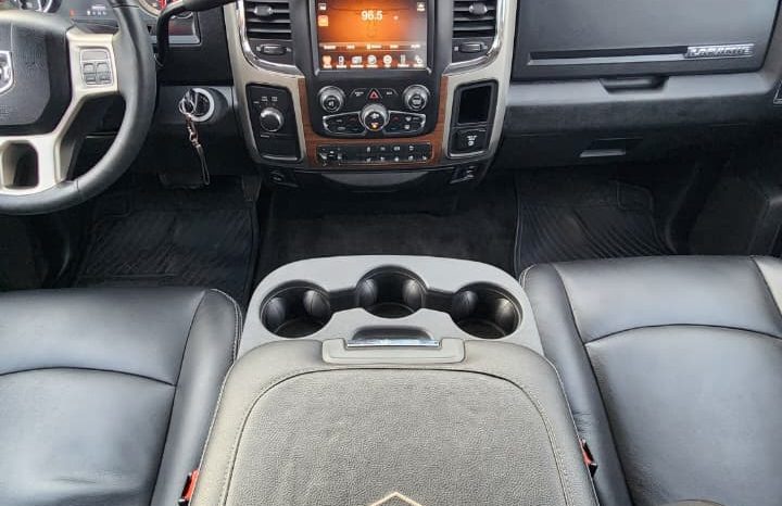 
								DODGE RAM 2500 LARAMIE 4X4 6.7 AUT 2015 full									