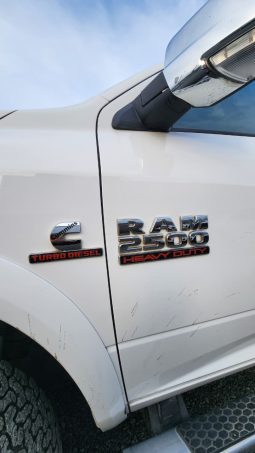 
										DODGE RAM 2500 LARAMIE 4X4 6.7 AUT 2015 full									