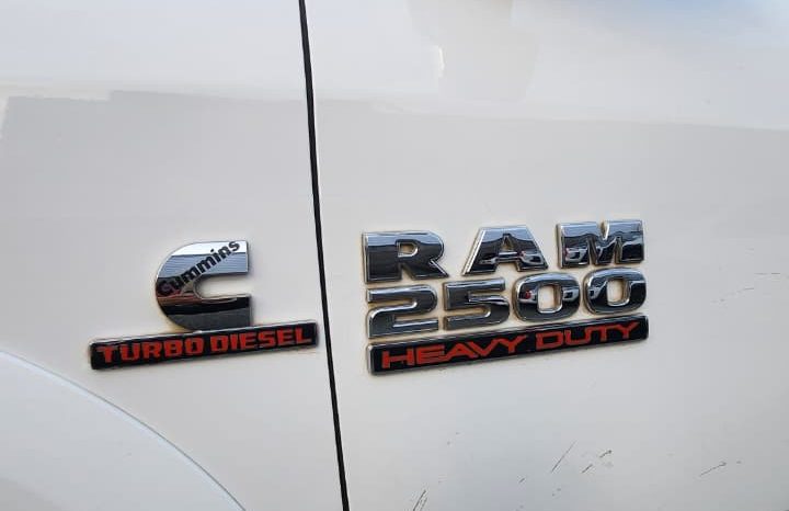 
								DODGE RAM 2500 LARAMIE 4X4 6.7 AUT 2015 full									