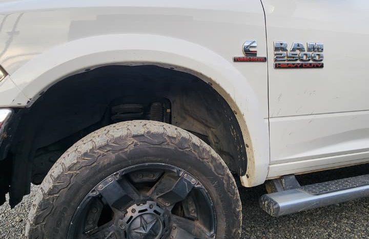 
								DODGE RAM 2500 LARAMIE 4X4 6.7 AUT 2015 full									
