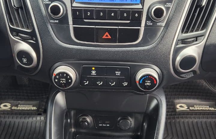 
								HYUNDAI NEW TUCSON GL 2.0 2013 4X2 full									