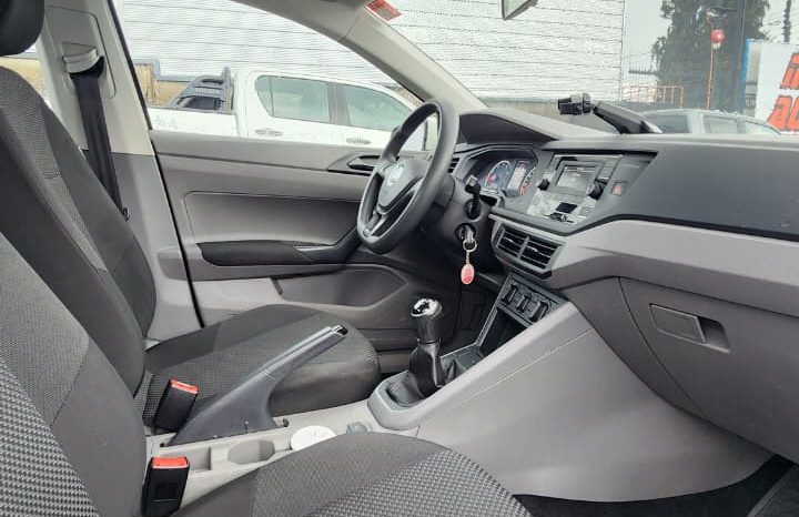 
								VOLKSWAGEN VIRTUS 1.6 TRENDLINE  2019 full									