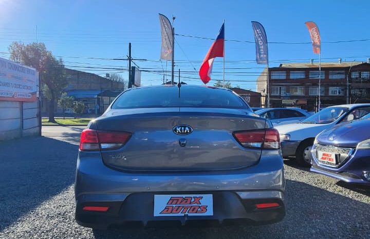 
								KIA RIO 4 LX 1.4 2019 GRIS full									