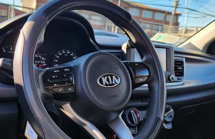 
								KIA RIO 4 LX 1.4 2019 GRIS full									