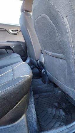 
										KIA RIO 4 LX 1.4 2019 GRIS full									