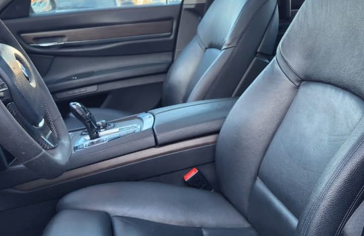 
								BMW 750I 4.4 AUT 2014 full									