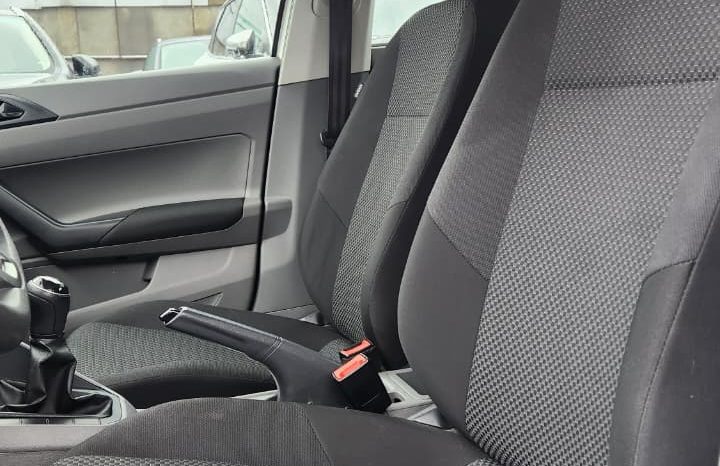 
								VOLKSWAGEN VIRTUS 1.6 TRENDLINE  2019 full									