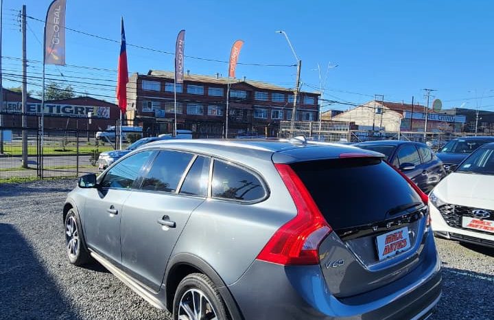 
								VOLVO  V60 Cross Country D4 AWD 2.4T DIESEL full									