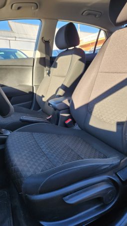 
										KIA RIO 4 LX 1.4 2019 GRIS full									