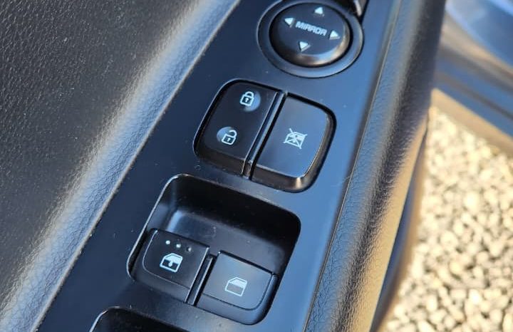 
								KIA RIO 4 LX 1.4 2019 GRIS full									