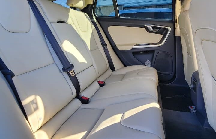 
								VOLVO  V60 Cross Country D4 AWD 2.4T DIESEL full									
