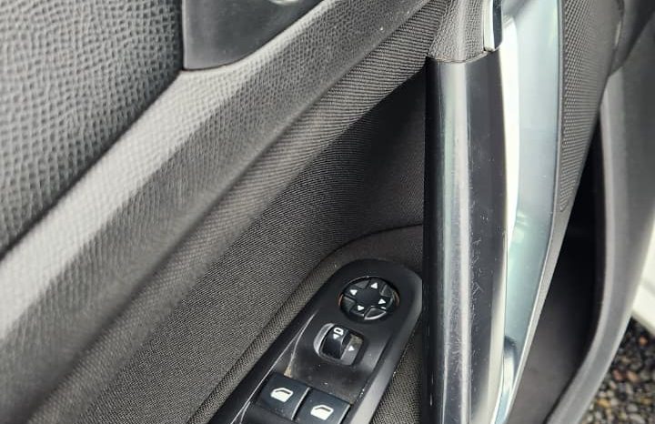 
								PEUGEOT 308 ALLURE 1.6 2018 DIESEL full									
