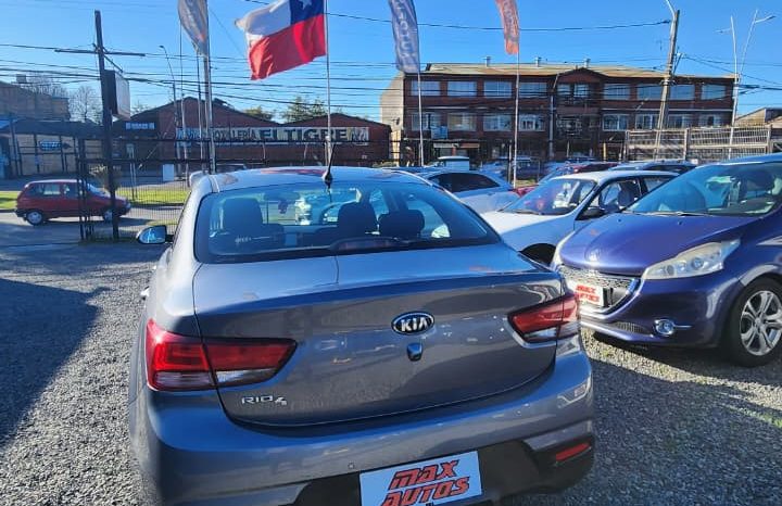 
								KIA RIO 4 LX 1.4 2019 GRIS full									