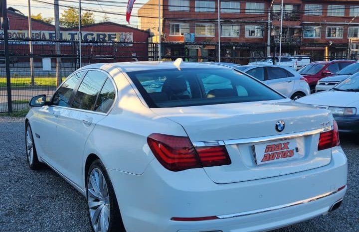 
								BMW 750I 4.4 AUT 2014 full									