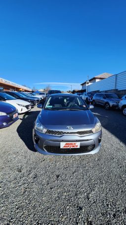 KIA RIO 4 LX 1.4 2019 GRIS