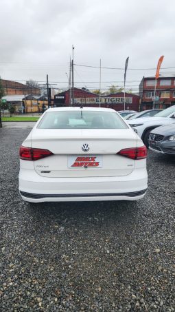 
										VOLKSWAGEN VIRTUS 1.6 TRENDLINE  2019 full									