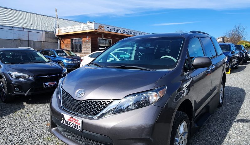 
								TOYOTA SIENNA 3.5 AUT full									