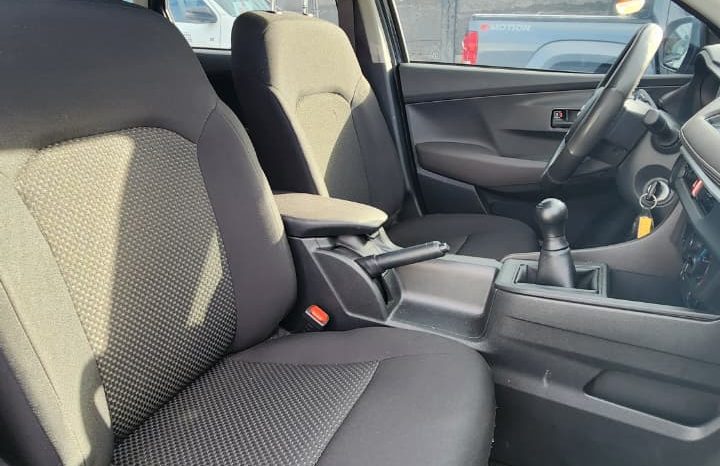 Toyota Yaris Sd — foto 17 de 18