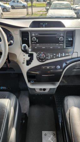 
										TOYOTA SIENNA 3.5 AUT full									