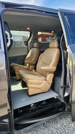 
										TOYOTA SIENNA 3.5 AUT full									