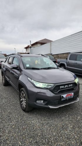 RAM 700 LARAMIE CD 1.3