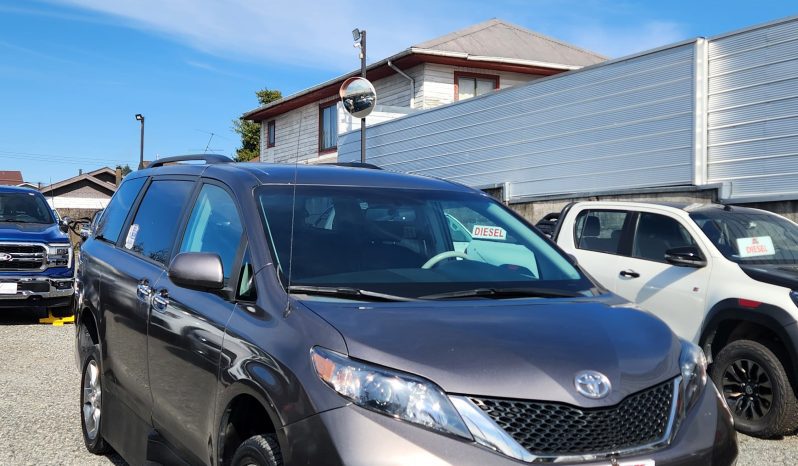 
								TOYOTA SIENNA 3.5 AUT full									