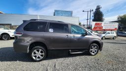 
										TOYOTA SIENNA 3.5 AUT full									