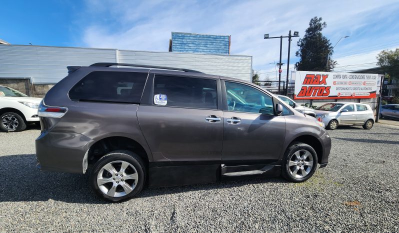 
								TOYOTA SIENNA 3.5 AUT full									
