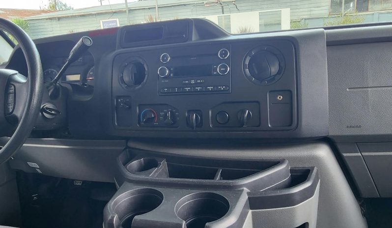 Ford E350 — foto 14 de 27