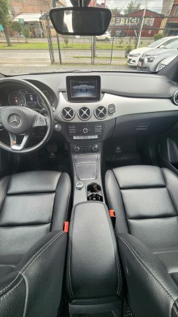 
										MERCEDES BENZ B200 HB 1.6 AUT full									