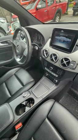 
										MERCEDES BENZ B200 HB 1.6 AUT full									