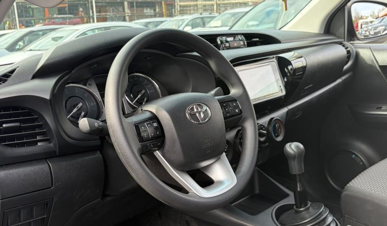 
								TOYOTA HILUX DX 2.4 MT 4X4 full									
