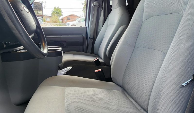 Ford E350 — foto 8 de 27