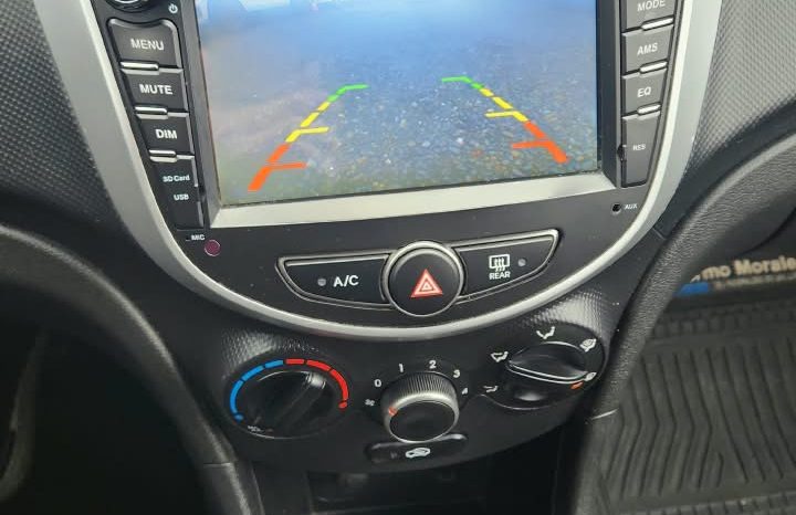 Hyundai Accent — foto 14 de 18