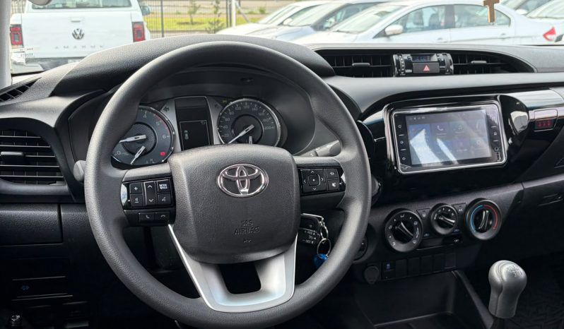 
								TOYOTA HILUX DX 2.4 MT 4X4 full									