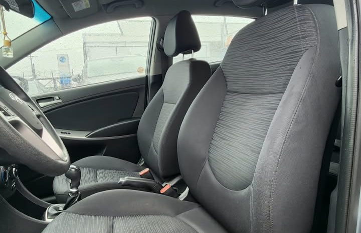 Hyundai Accent — foto 9 de 18
