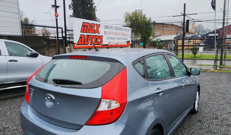 Hyundai Accent — foto 5 de 18