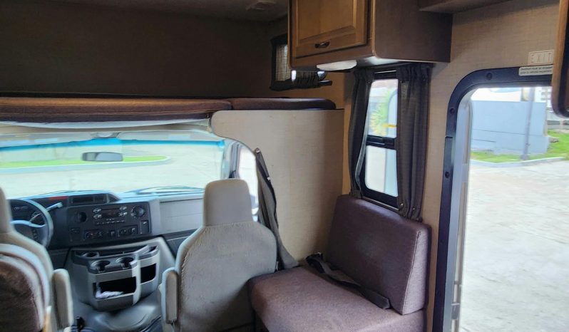 Ford E350 — foto 17 de 27