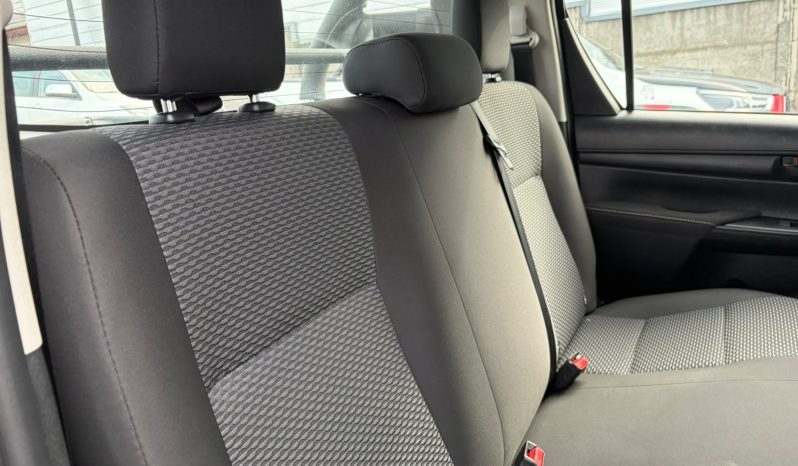 
								TOYOTA HILUX DX 2.4 MT 4X4 full									