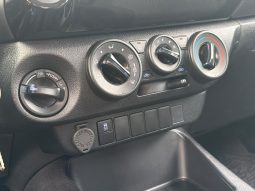 
										TOYOTA HILUX DX 2.4 MT 4X4 full									