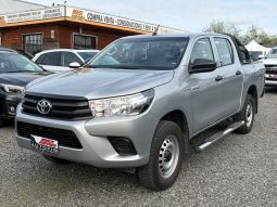 TOYOTA HILUX DX 2.4 MT 4X4