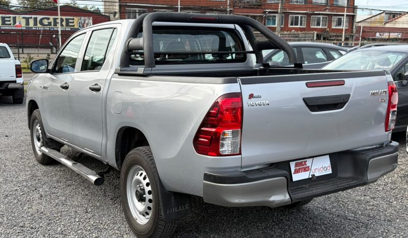 
								TOYOTA HILUX DX 2.4 MT 4X4 full									